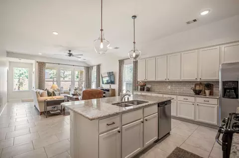 Kitchen - 5522 Glenfield Spring Ln, Spring, TX 77389 photo 4 of 4