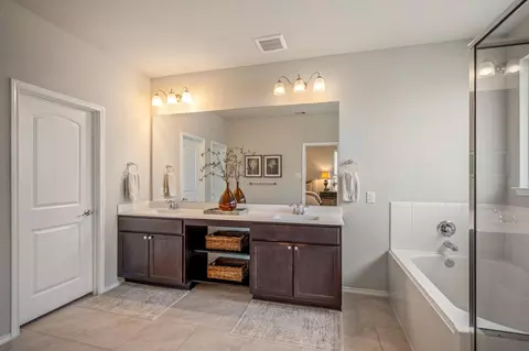 Bath - 5522 Glenfield Spring Ln, Spring, TX 77389 photo 2 of 4
