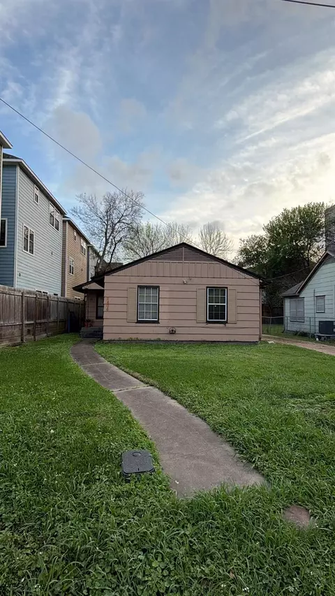 2406 Charleston St, Houston, TX 77021