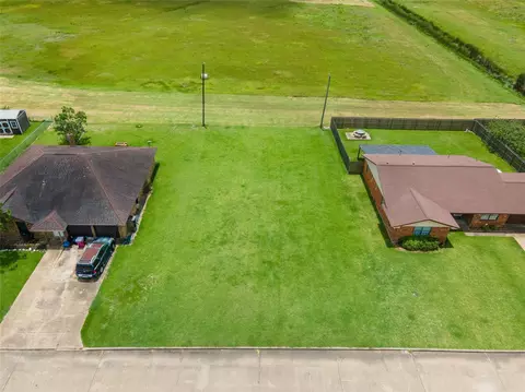 415 W 9th St, Freeport, TX 77541