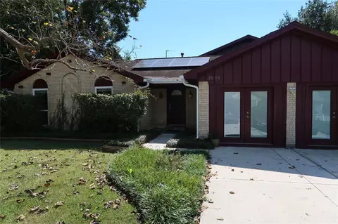 2015 Sierra St, Kemah, TX 77565