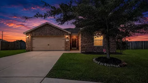 422 Hawks View Dr, La Marque, TX 77568