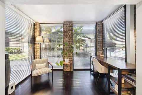 7555 Katy Fwy #50, Houston, TX 77024