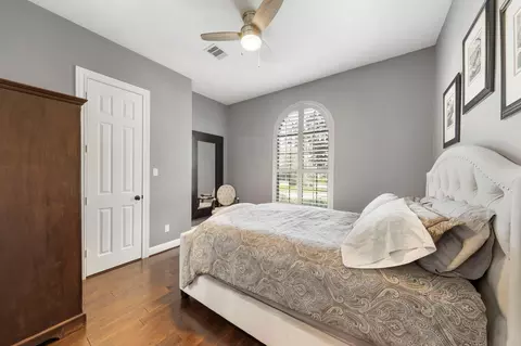 Bedroom - 25322 Piney Bend Ct, Spring, TX 77389 photo 3 of 6
