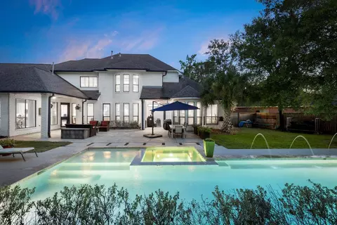 Exterior - 25322 Piney Bend Ct, Spring, TX 77389 photo 4 of 9