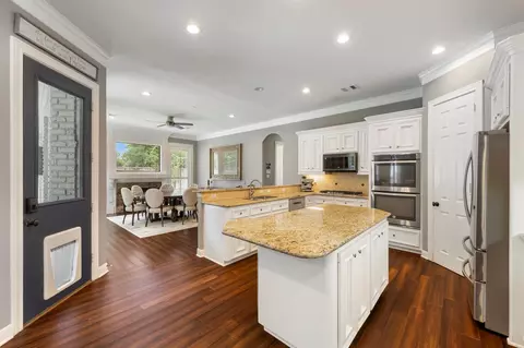 Kitchen - 25322 Piney Bend Ct, Spring, TX 77389 photo 2 of 3