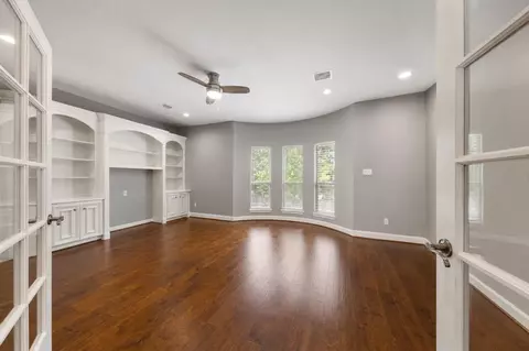 Living - 25322 Piney Bend Ct, Spring, TX 77389 photo 2 of 2