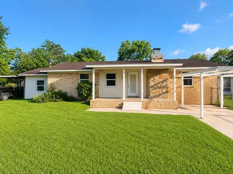 513 W Texas St, Brazoria, TX 77422