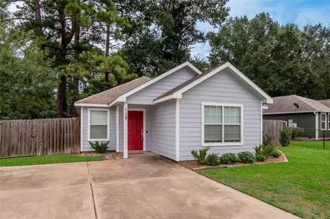 112 Bernice Dr, Huntsville, TX 77320