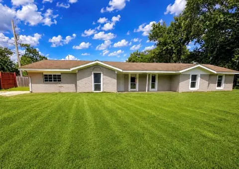 8127 Richland Dr, Houston, TX 77028