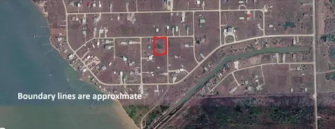 106 Salmon Ln, Palacios, TX 77465