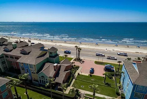 7000 Seawall Blvd #1111, Galveston, TX 77551