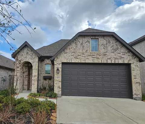 213 Trapper Creek Dr, Conroe, TX 77304