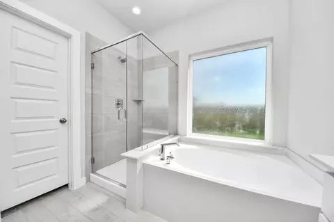 Bath - 24515 Broad Park Ct, Spring, TX 77373 photo 3 of 5