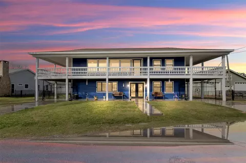 374 Harbor View Dr, Livingston, TX 77351
