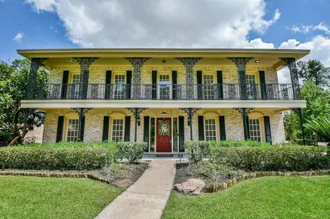1015 Kanah Ln, Houston, TX 77090