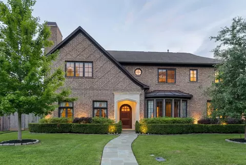 4005 Piping Rock Ln, Houston, TX 77027