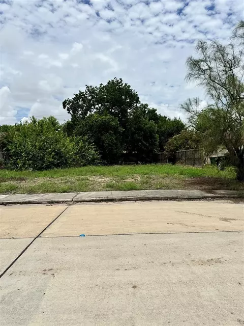 5923 Southford St, Houston, TX 77033