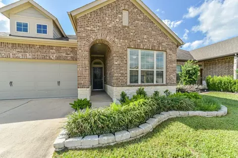 123 Castlegate Ln, Houston, TX 77065