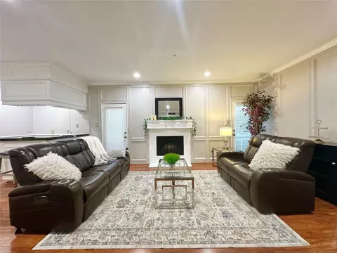 2514 Nantucket Dr #C, Houston, TX 77057