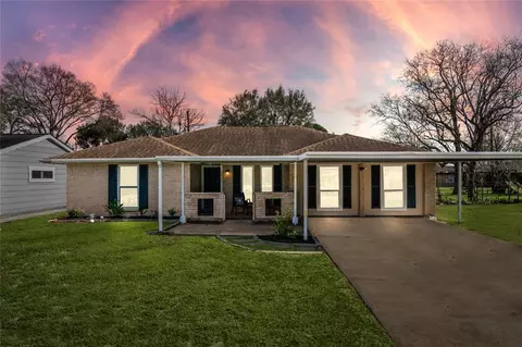 6342 Crestside Dr, Pasadena, TX 77505 photo 1
