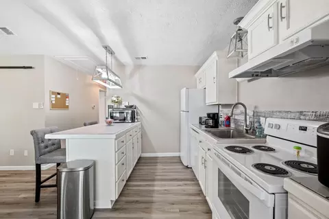Kitchen - 33 Driving Range Ln, Trinity, TX 75862 photo 2 of 2