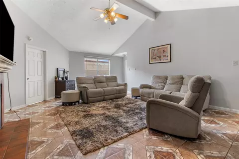 12147 Swords Creek Rd, Houston, TX 77067