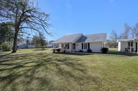 Exterior - 392 Timber Bay Dr, Trinity, TX 75862 photo 1 of 13