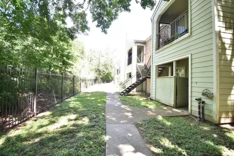 6602 Harbor Town Dr #605, Houston, TX 77036