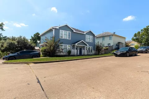 134-136 Sendero Dr, Huntsville, TX 77340