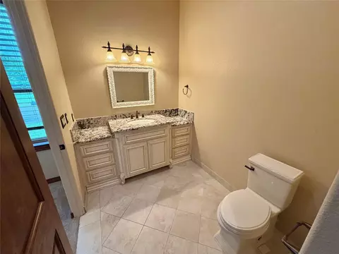 Bath - 903 Chenango Ranch Dr, Angleton, TX 77515 photo 6 of 9