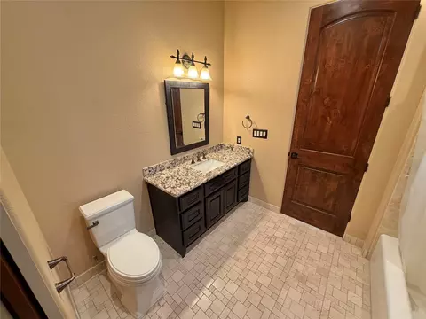 Bath - 903 Chenango Ranch Dr, Angleton, TX 77515 photo 5 of 9