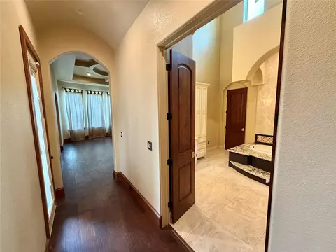 Entry Way - 903 Chenango Ranch Dr, Angleton, TX 77515 photo 2 of 3