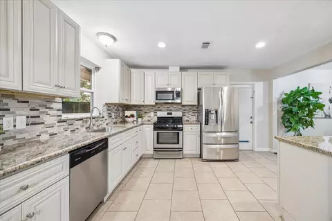 8923 Blankenship Dr, Houston, TX 77080