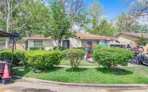 5011 Cresthaven Cir, Houston, TX 77048