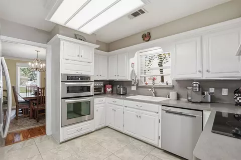 Kitchen - 3207 Candleknoll Dr, Spring, TX 77388 photo 1 of 2