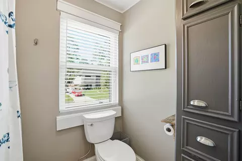 Bath - 3207 Candleknoll Dr, Spring, TX 77388 photo 3 of 3
