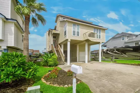 1144 Sailfish St, Bayou Vista, TX 77563