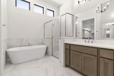 Bath - 355 Silver Sage St, Conroe, TX 77304 photo 2 of 5