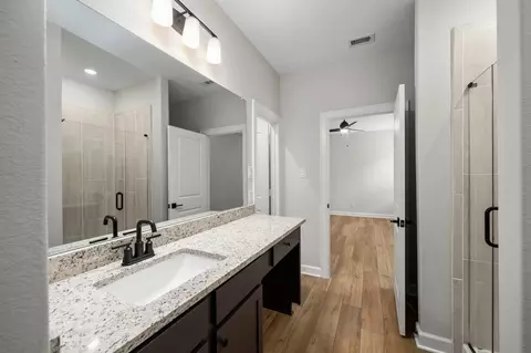 Bath - 6015 Diamond Leaf Ct, Conroe, TX 77304 photo 1 of 4
