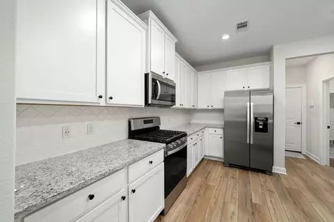 Kitchen - 6015 Diamond Leaf Ct, Conroe, TX 77304 photo 1 of 2