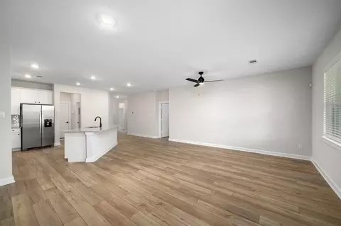 Living - 6015 Diamond Leaf Ct, Conroe, TX 77304 photo 3 of 4