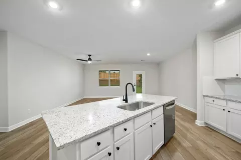 Kitchen - 6015 Diamond Leaf Ct, Conroe, TX 77304 photo 2 of 2