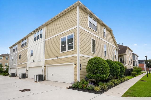 1705 Stuart St, Houston, TX 77004