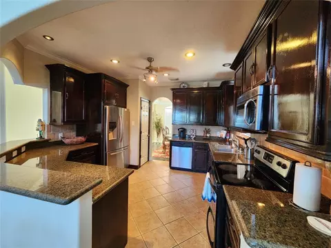 231 Key Largo Loop, Point Blank, TX 77364 photo 17
