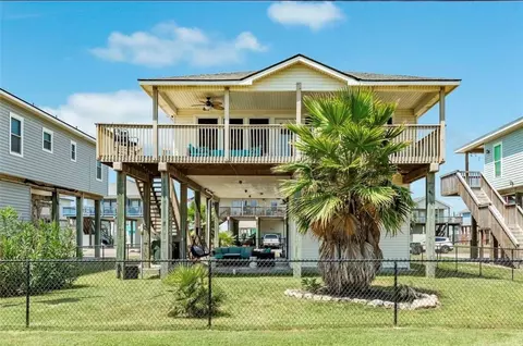 23171 Fresca St, Galveston, TX 77554