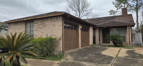 7906 Patio Glen Dr, Houston, TX 77071
