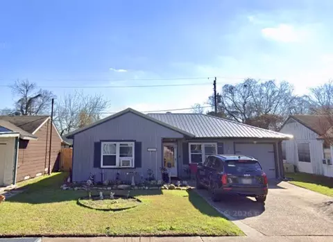 2308 Grape Ln, Pasadena, TX 77502