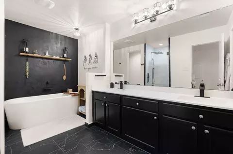 Bath - 23811 Pinebrook Thicket Ln, Spring, TX 77389 photo 2 of 3