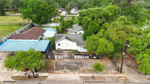9317 Homestead Rd, Houston, TX 77016
